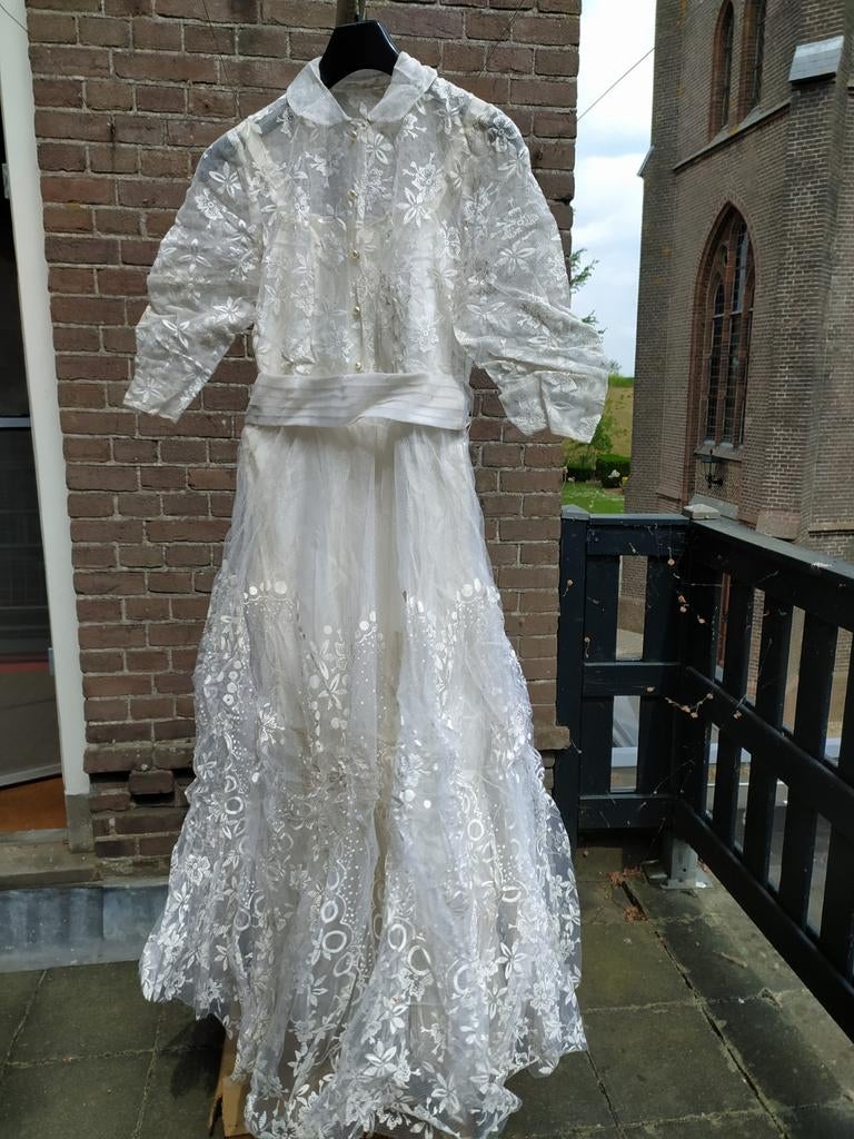 Bruidsjurk  Jaren '60 met hoofdbedekking, Kleding | Dames, Trouwkleding en Trouwaccessoires, Ophalen, Gedragen, Wit, Trouwjurk