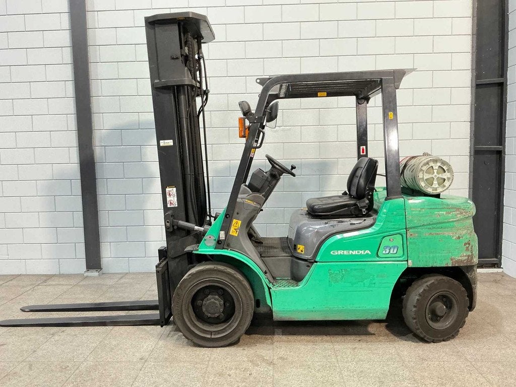 Mitsubishi - 2008 - FG30N - Vorkheftruck, Zakelijke goederen, Machines en Bouw | Heftrucks en Intern transport, LPG, Heftruck