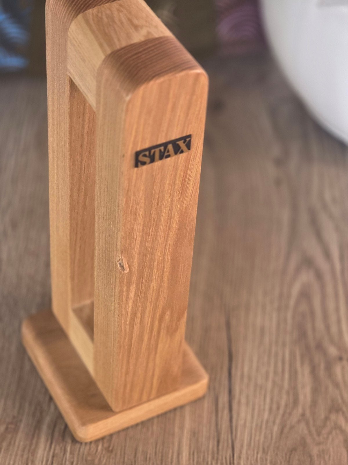 Stax houten hoofdtelefoonstandaard, Ophalen