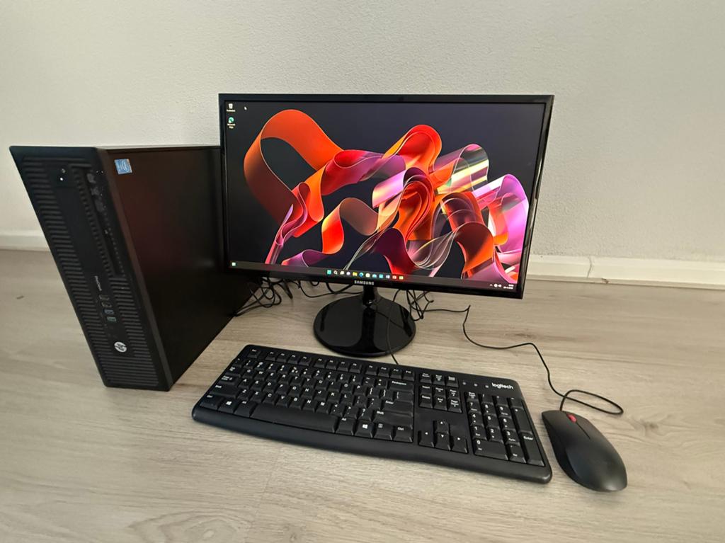 Hp Dekstop Set/ Core i5/12.00Gb ram/ 512Gb ssd / win 11 pro, Ophalen of Verzenden, Zo goed als nieuw, SSD