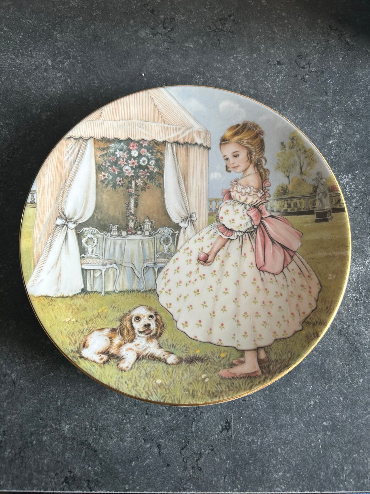 Royal Worcester 'Tuesday's Child' sierbord, Ophalen of Verzenden