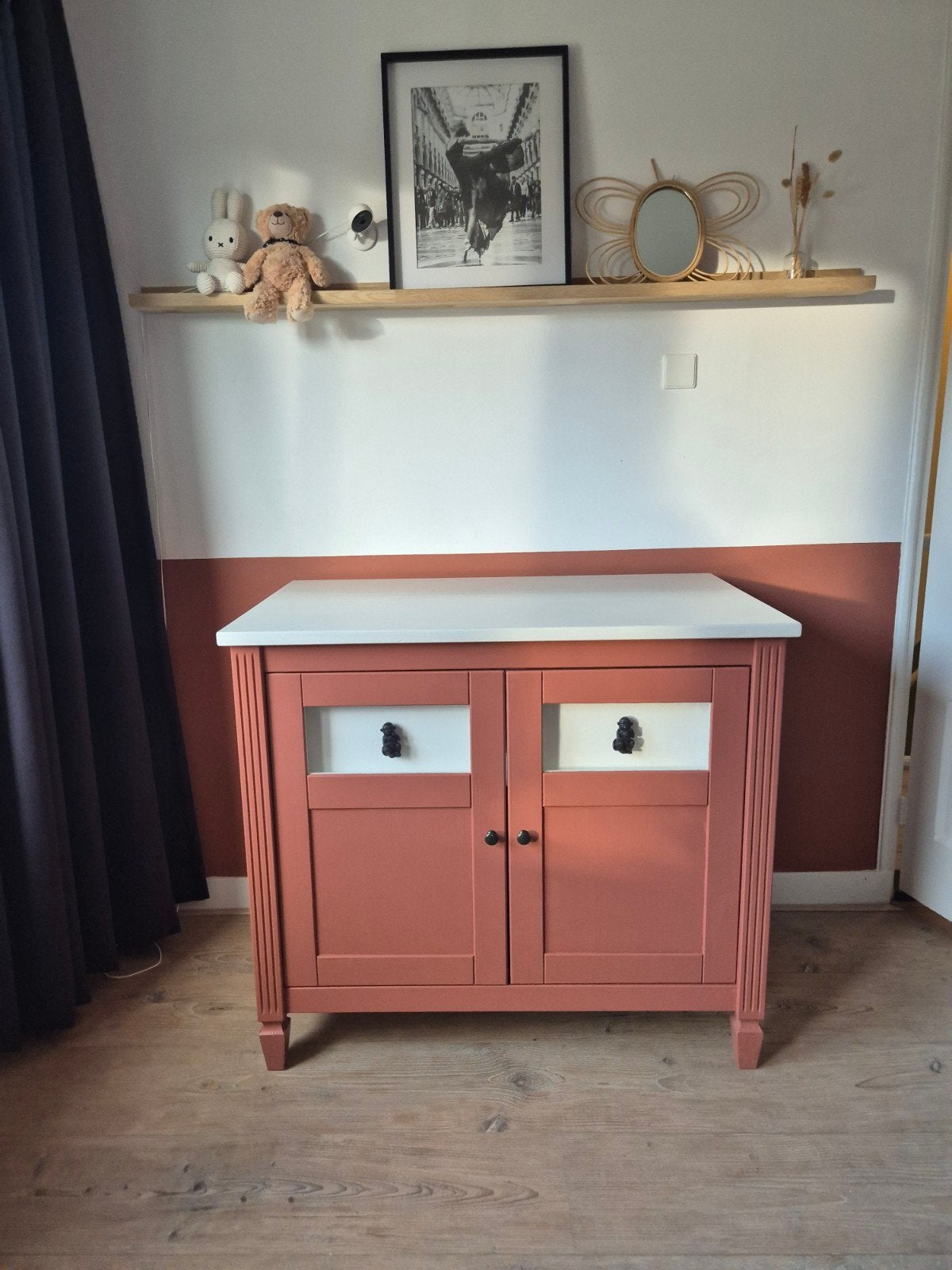 Mooie commode in terracotta kleur met lades en deurtjes, Ophalen, Gebruikt, 50 tot 70 cm, 75 tot 100 cm