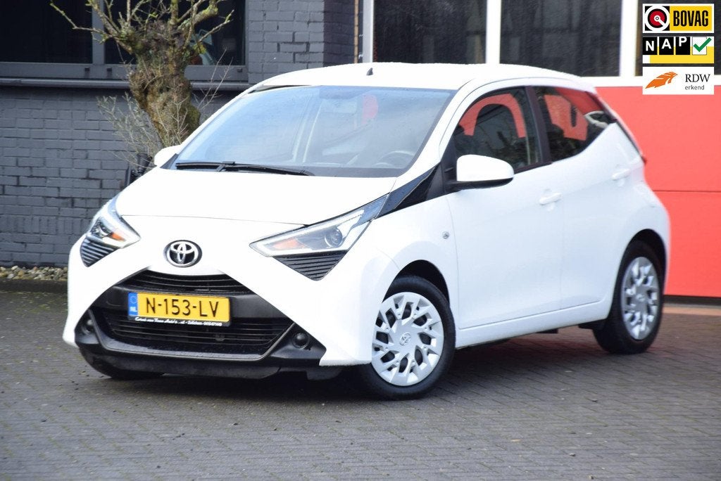 Toyota Aygo 1.0 VVT-i x-play 2022 Navigatie 5x op Voorraad, Auto's, Toyota, Bedrijf, Te koop, Aygo, ABS, Achteruitrijcamera, Airbags