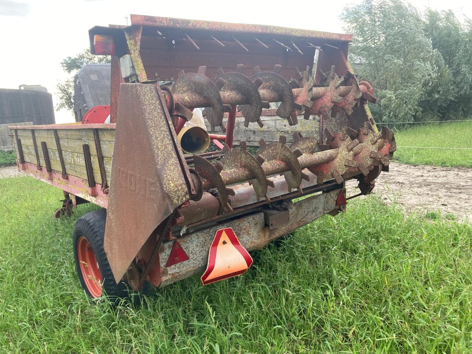 krone mest strooier, Ophalen, Voertechniek