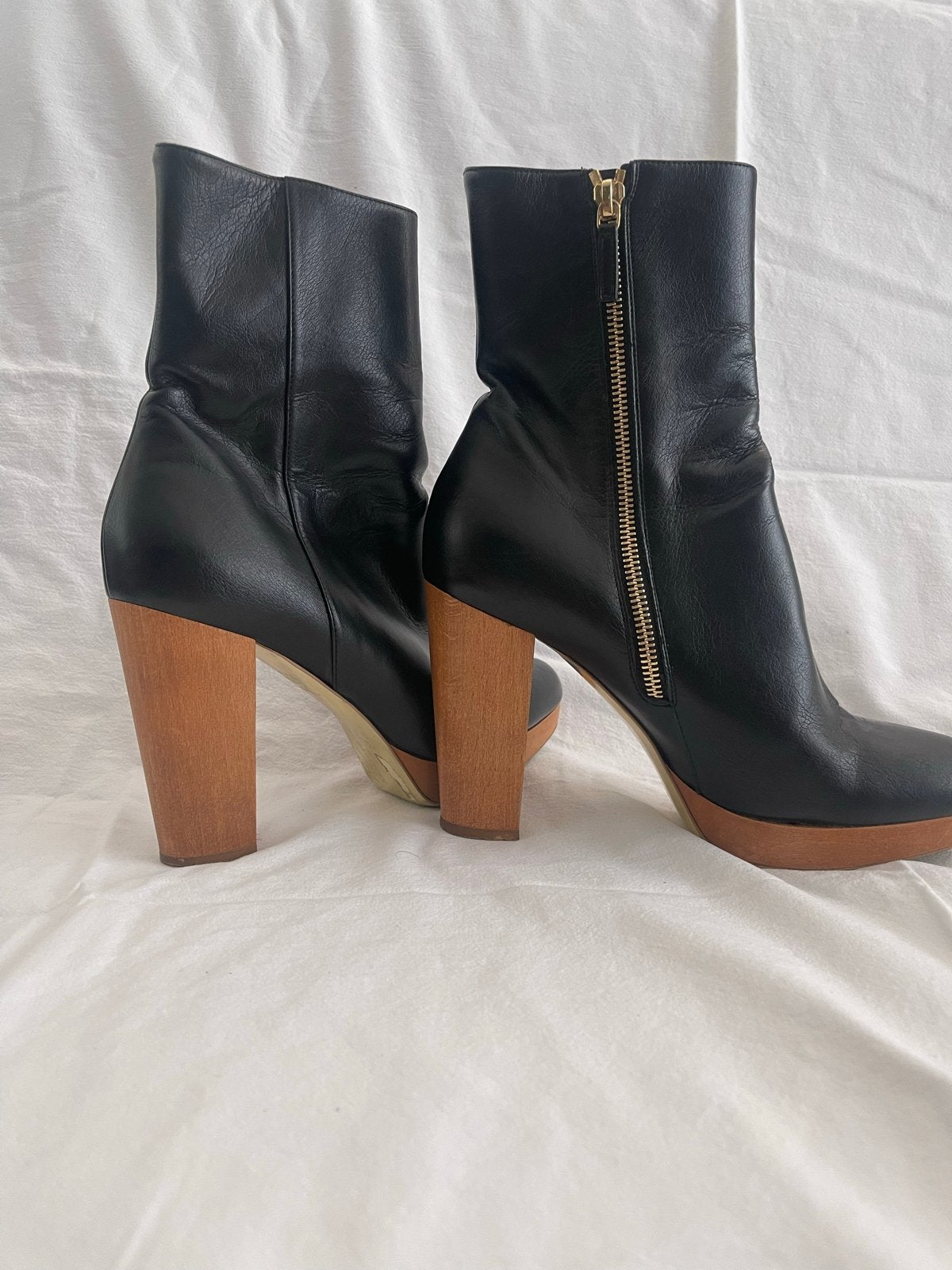 Stella McCartney Enkellaarzen Zwart met Houten Hak maat 37.5, Ophalen of Verzenden, Zo goed als nieuw, Zwart, Lage of Enkellaarzen