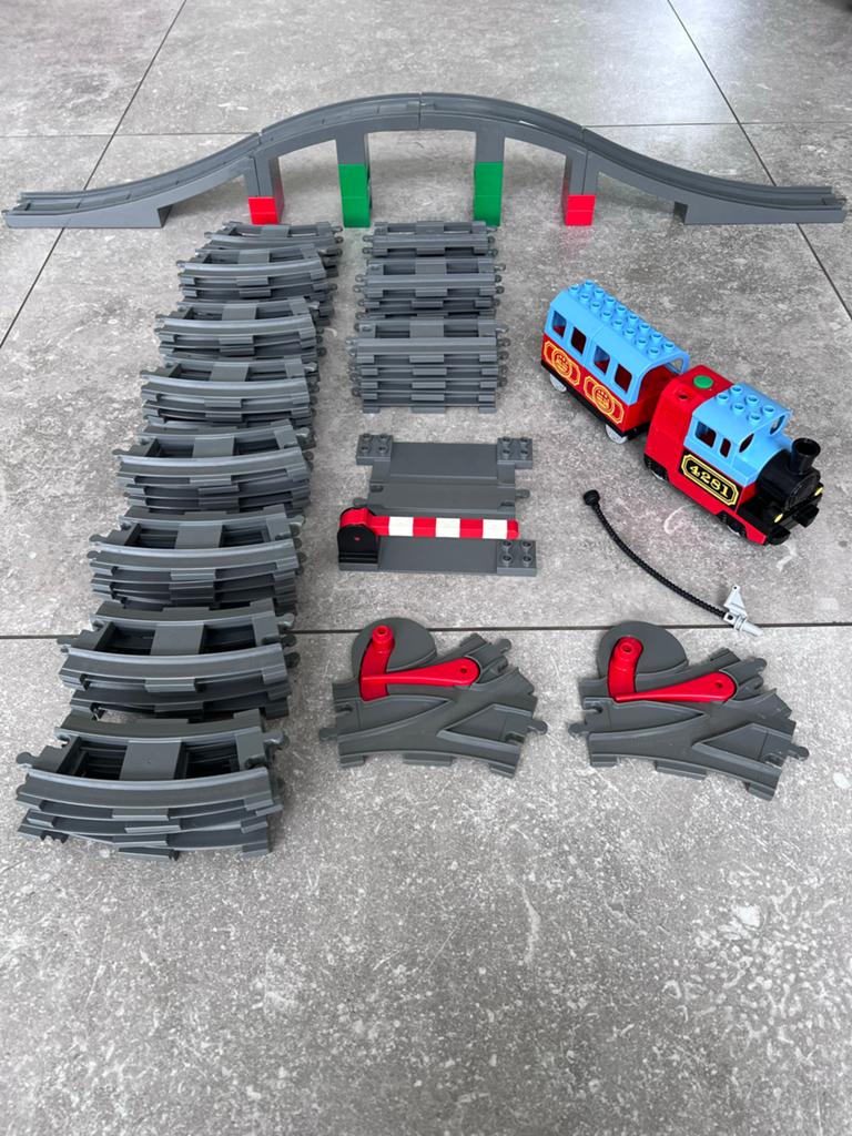 Duplo trein locomotief met 50 rails, Ophalen of Verzenden, Gebruikt