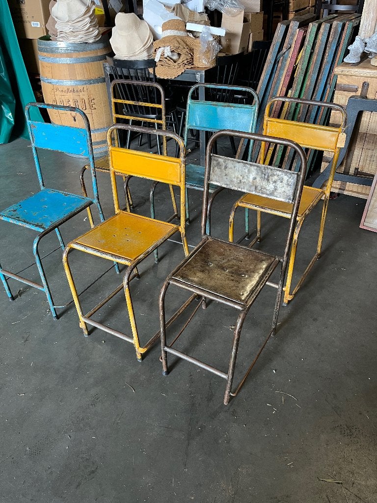 6 Oude Schoolstoelen Bali/Java zeer uniek, Ophalen, Gebruikt, Metaal, Stapelbaar