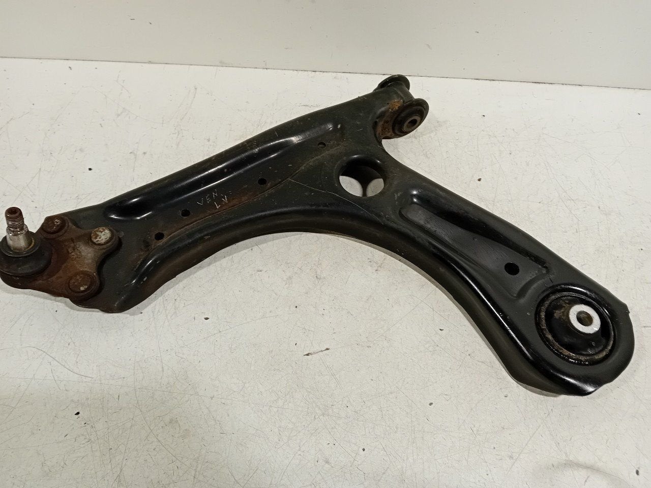 Draagarm links voor Seat Ibiza, Onderdelen@venauto.nl, Van der Ven Autorecycling B.V., Gebruikt, Ettenseweg 76, 4706 PB Roosendaal, The Netherlands