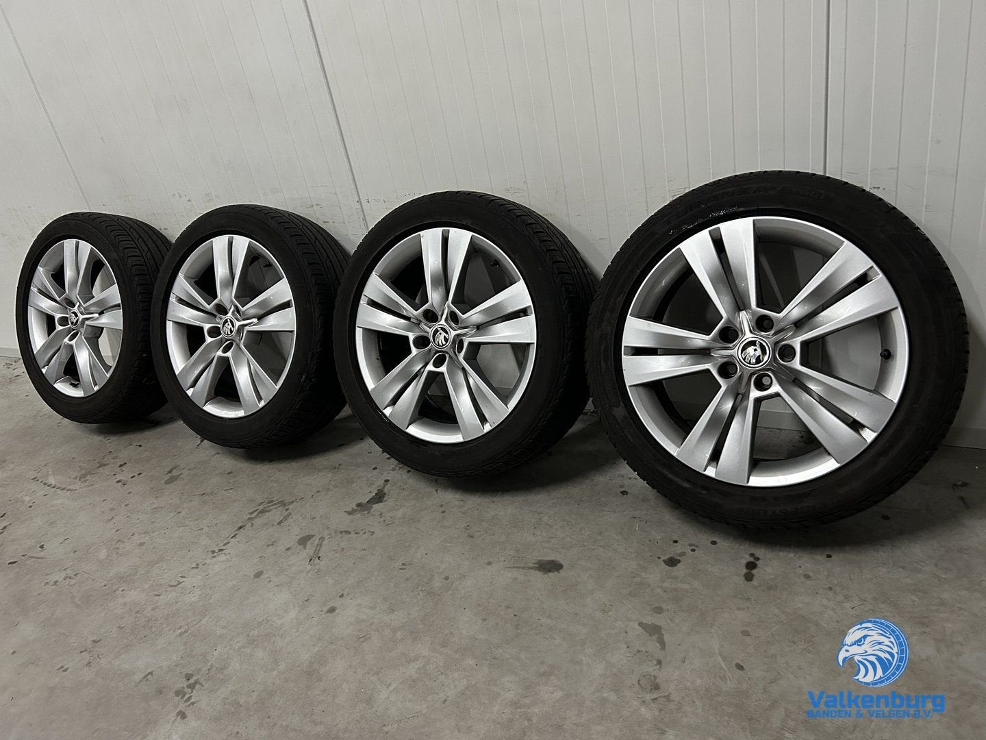 5-6mm! Originele Skoda Karoq 57A Mytikas 18 inch velgen 5x11, 18 inch, -, -, Banden en Velgen