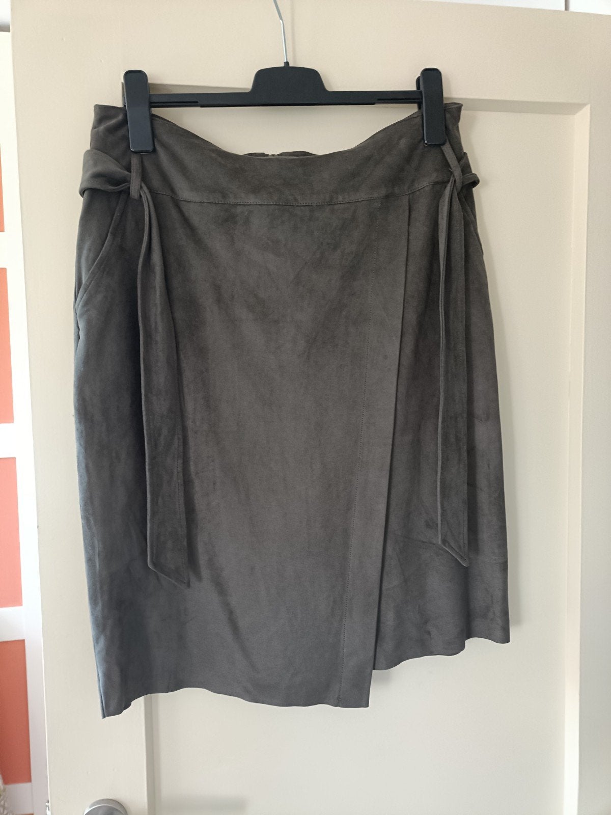 MOSGROEN ROKJE, Maat 42/44 (L), Ophalen of Verzenden, Zo goed als nieuw, Boven de knie