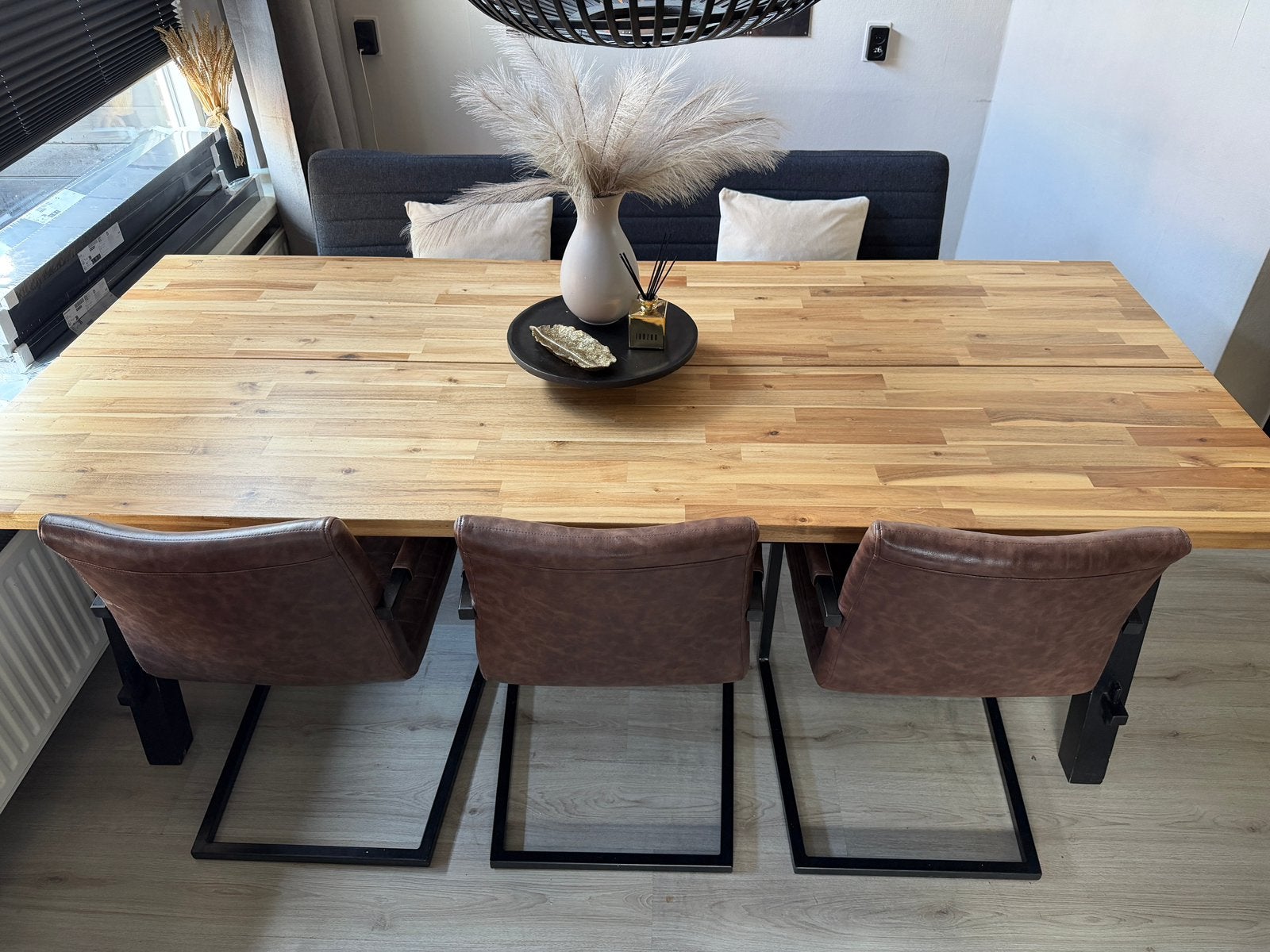 Compleet set: IKEA SKOGSTA EETTAFEL + 3 STOELEN & BANK!, Ophalen, Zo goed als nieuw, 6 tot 8 stoelen