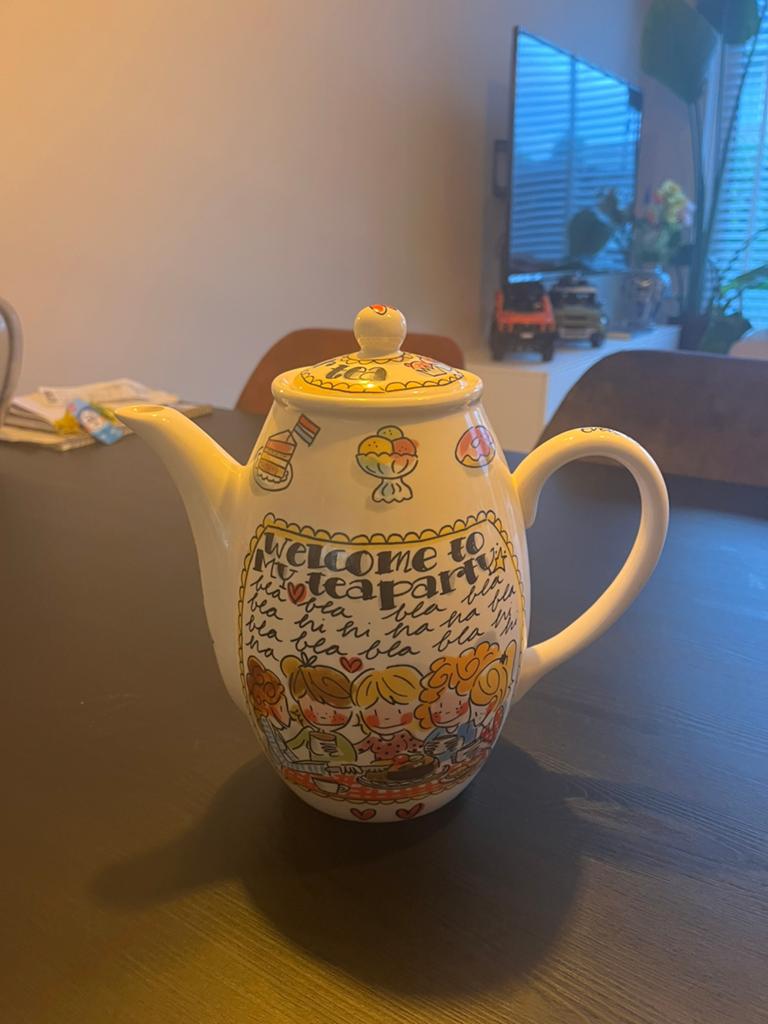 Theepot Blond Amsterdam, Ophalen