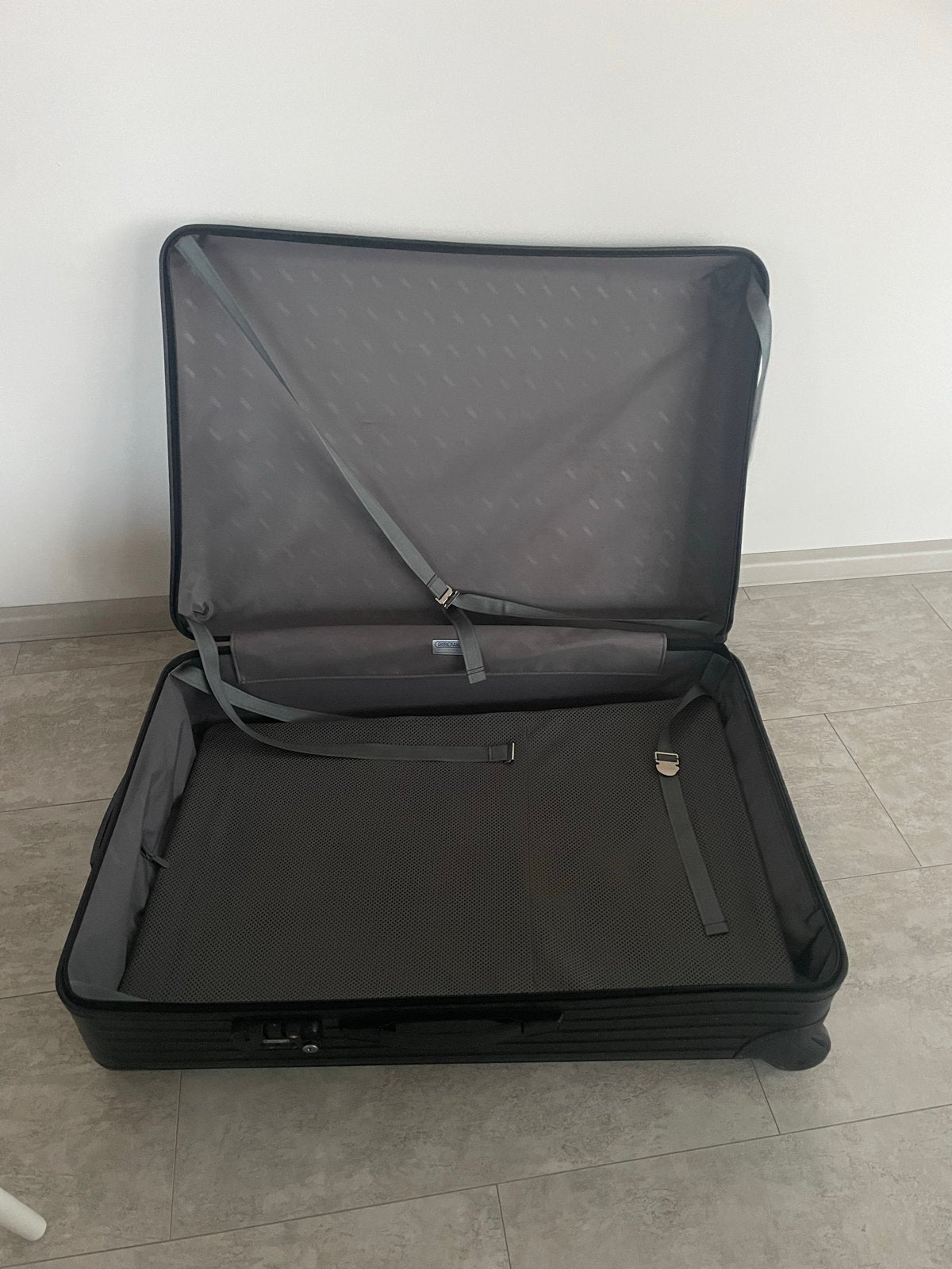 Rimowa Koffer - Topkwaliteit Reiskoffer, Sieraden, Tassen en Uiterlijk, Koffers, Ophalen, Gebruikt, Hard kunststof, 45 tot 55 cm