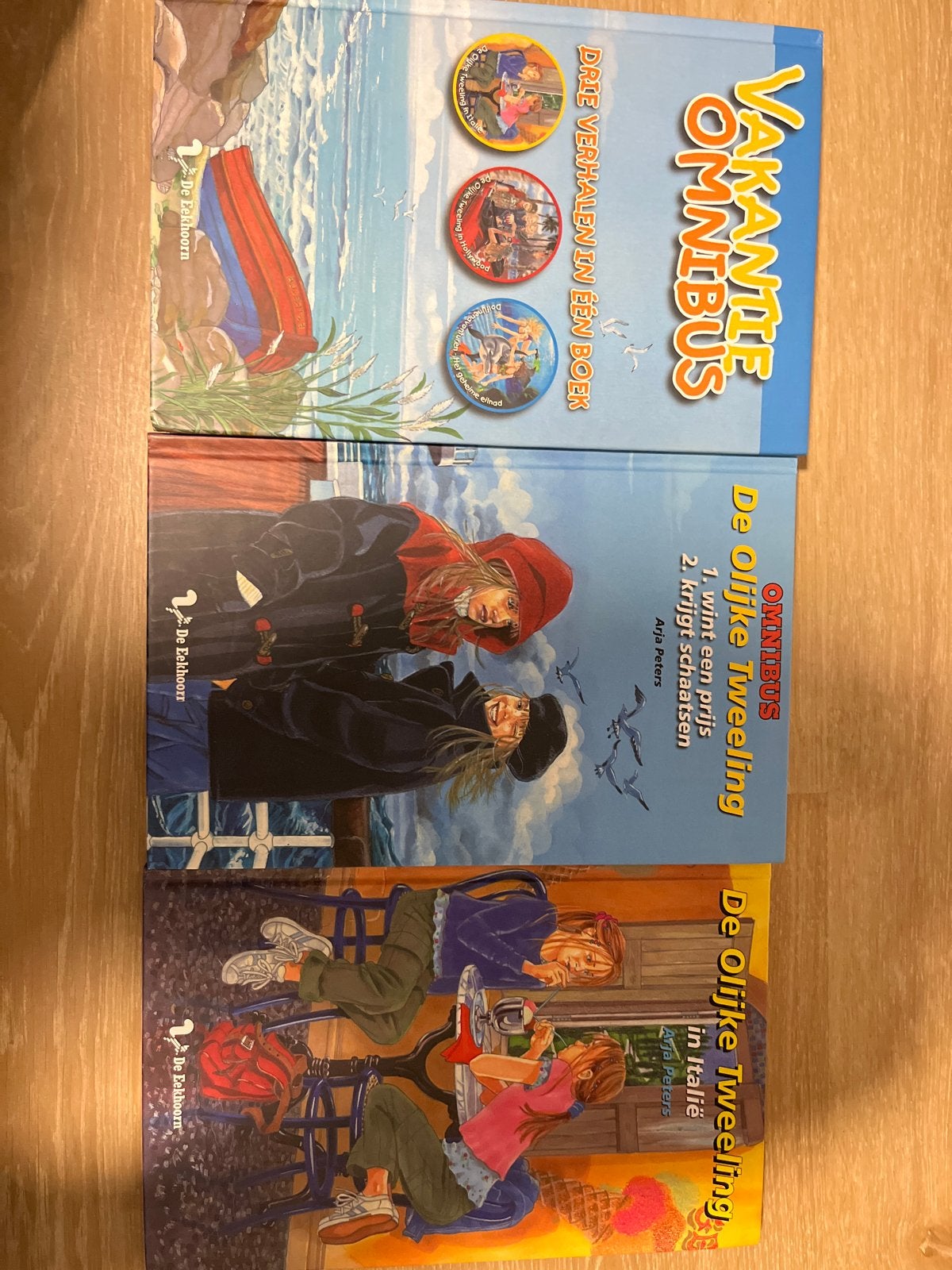 De Olijke Tweeling & Vakantie Omnibus - 3 boeken, Ophalen of Verzenden, Gelezen, Fictie algemeen