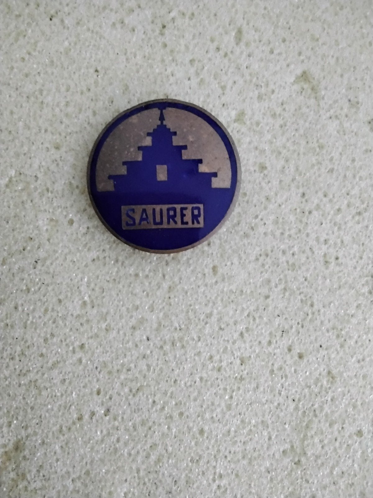 Oude Emaille SAUER  broche, Ophalen of Verzenden, Transport