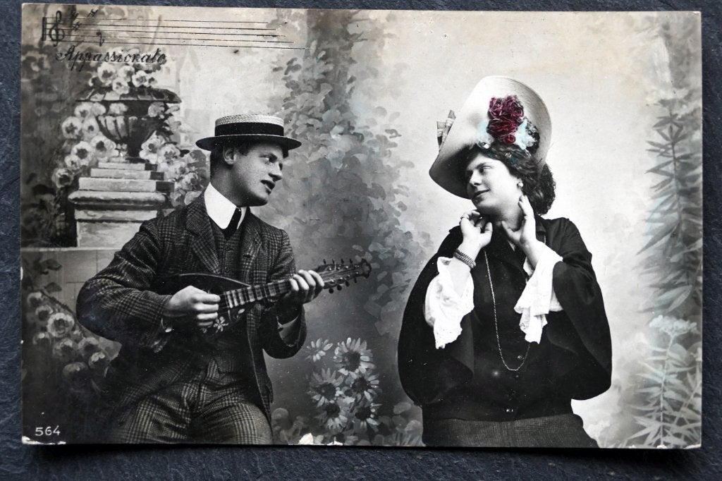 Op het snaarinstrument brengt hij haar een serenade, 1908, Verzenden, Voor 1920, Gelopen, Muziek