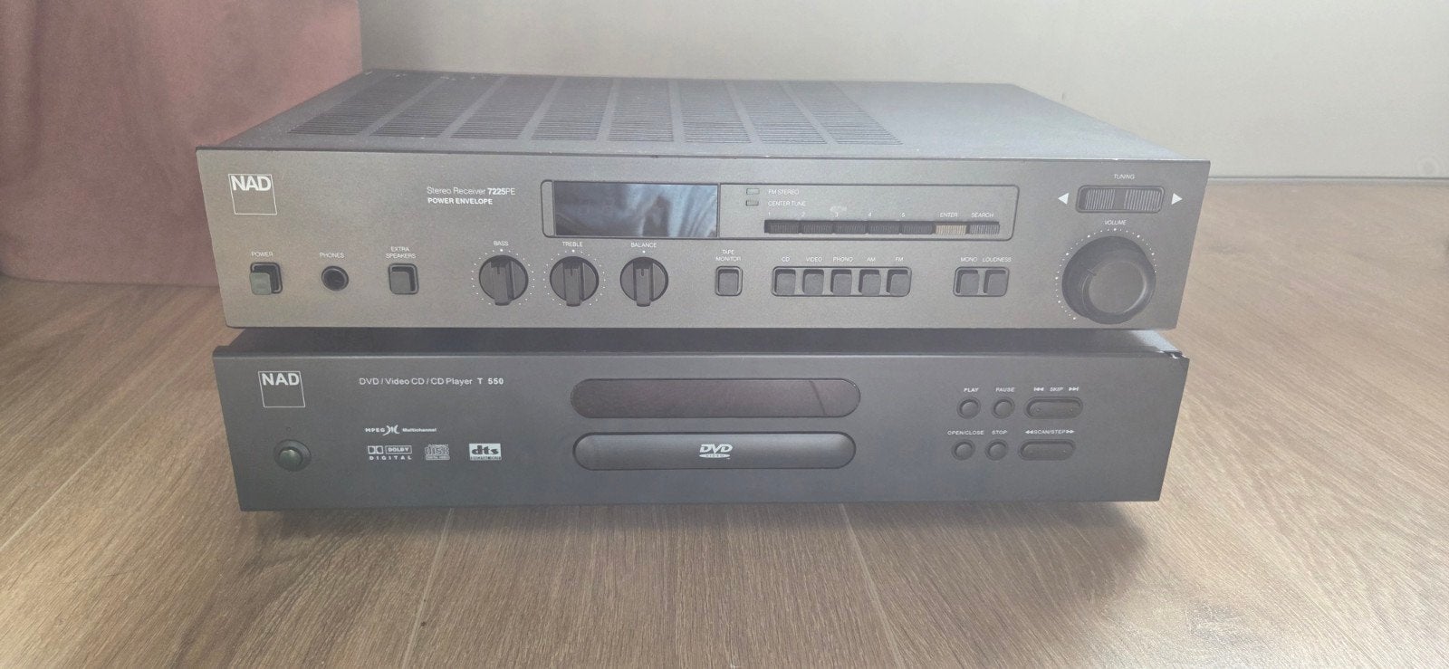 NAD T 751 Stereo Receiver & T 531 DVD/CD-speler, Gebruikt, 60 tot 120 watt, Stereo, Ophalen