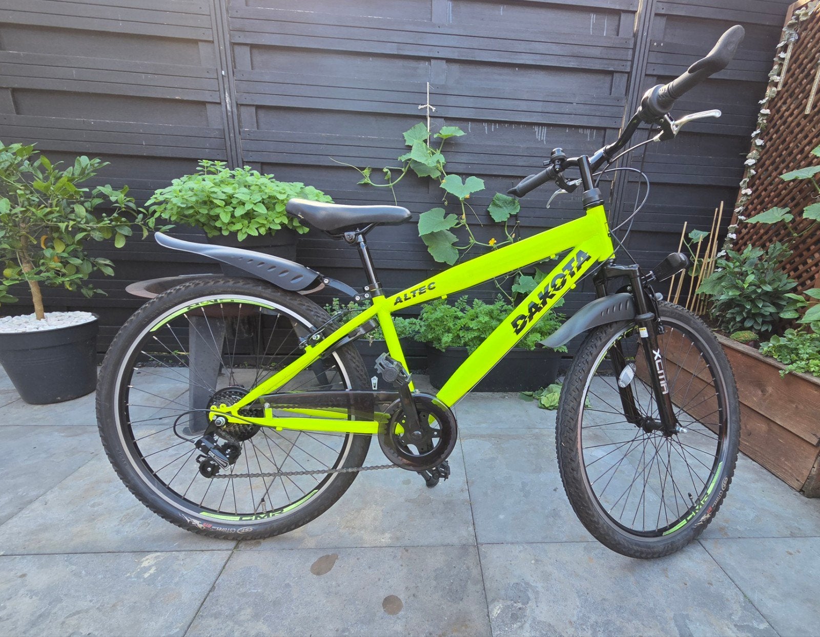 Dakota & Giant Boulder Alu Shock, Fietsen en Brommers, Ophalen, 24 inch of meer, Giant & Dakota, Velgrem