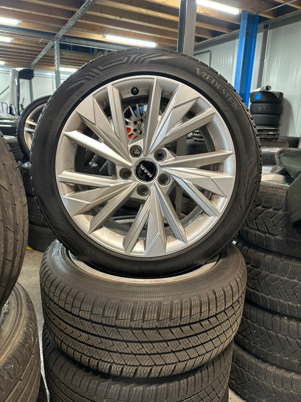 17 inch volkswagen caddy velgen allseason banden wielen, Bestelwagen, Banden en Velgen, 17 inch, Ophalen of Verzenden