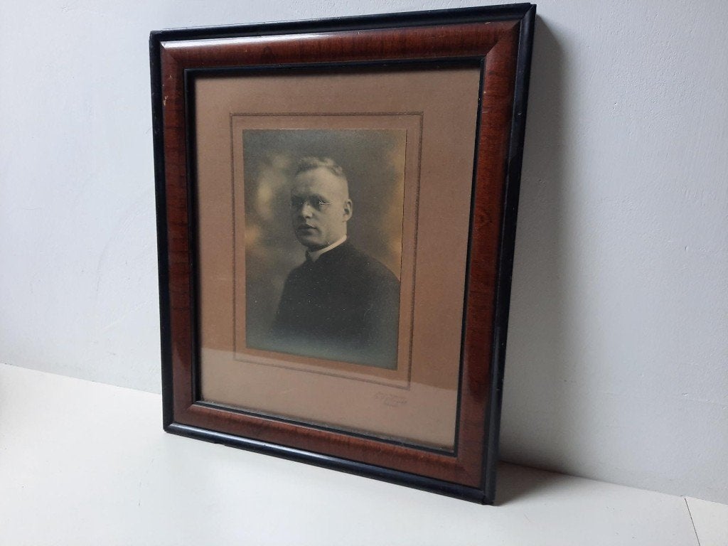 Antieke portretfoto priester ingelijst, Ophalen, Foto, Fotografie, Achter glas