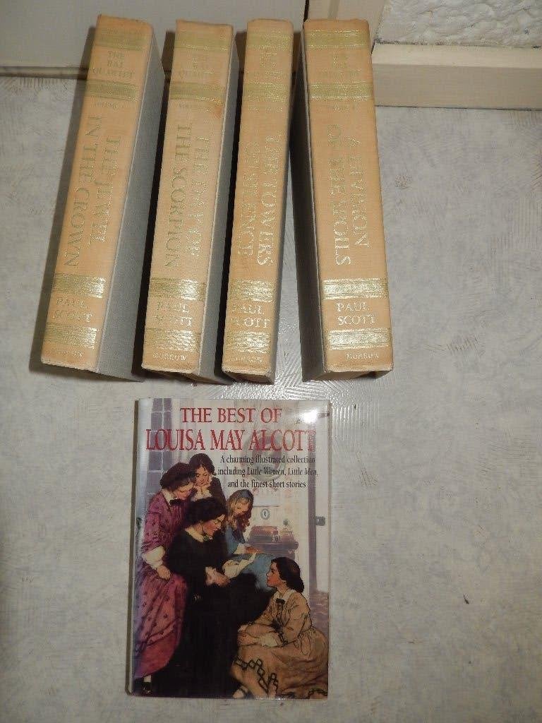 Raj Quartet Paul Scott 1978 all 4 €8,00 Best of Alcott, Paul Scott Alcott Allende see text, Ophalen of Verzenden, Zo goed als nieuw