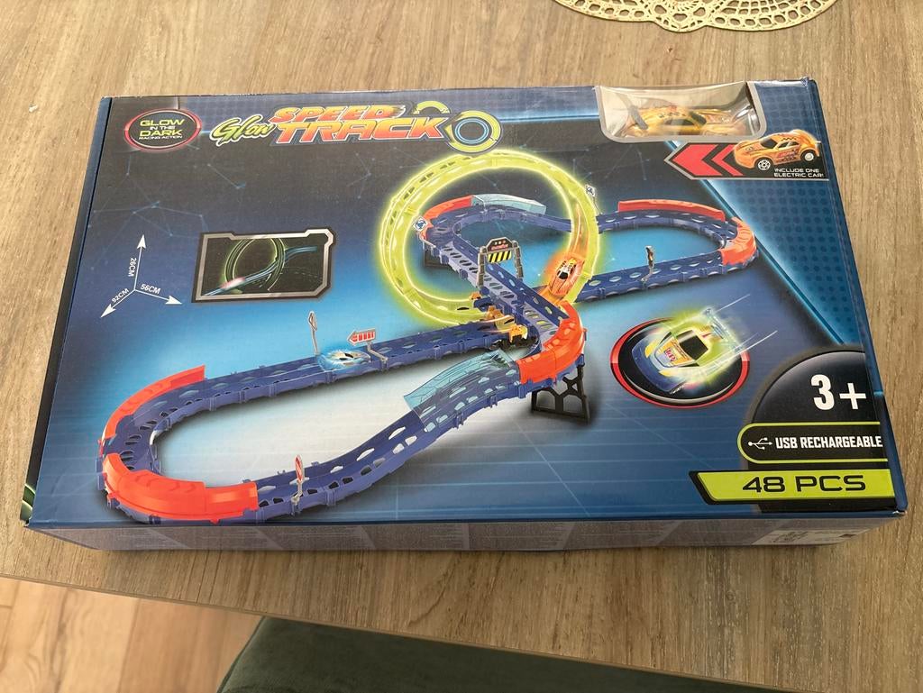 Glow in the dark racebaan - Nieuw in verpakking, Kinderen en Baby's, Speelgoed | Racebanen, Overige merken, Racebaan, Zelf te bouwen