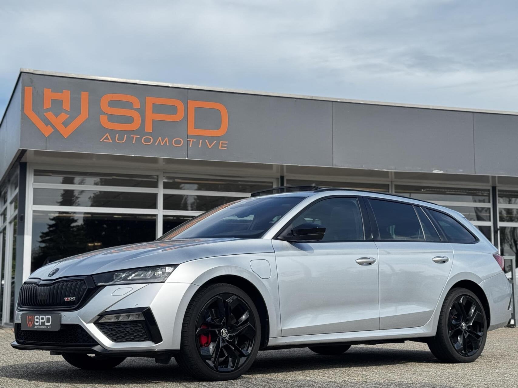 Skoda Octavia 1.4TSI RS iV PHEV |Pano|245pk|HUD|Alcan|Matrix, Stof, Gebruikt, 4 cilinders, Hybride Elektrisch/Benzine