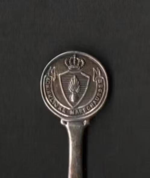 Verzilverd Lepeltje Koninklijke Marechaussee Jaren 60/70., Ophalen of Verzenden, Zo goed als nieuw