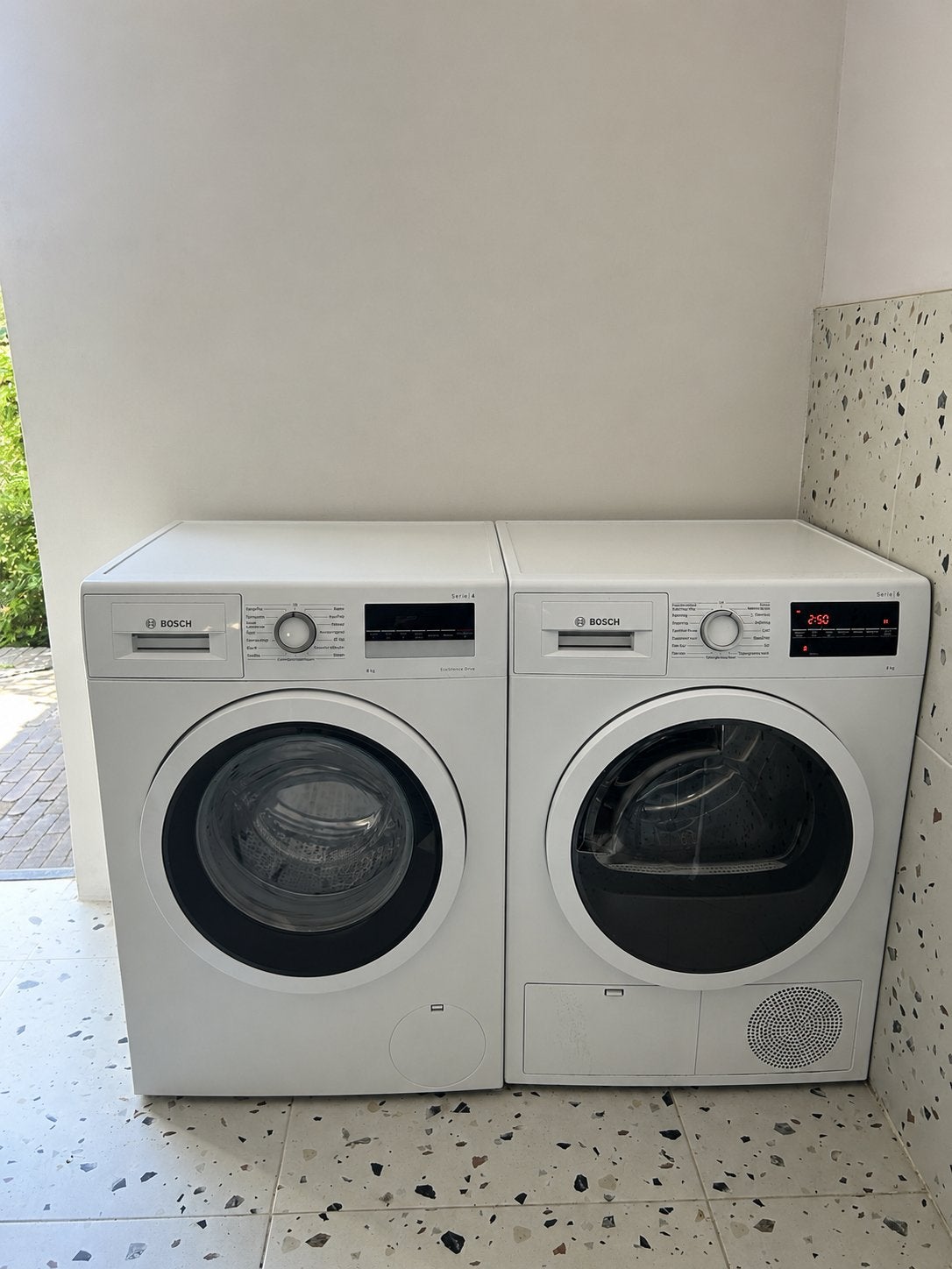 Bosch Wasmachine en Droger Set, Witgoed en Apparatuur, Ophalen, Zo goed als nieuw, Voorlader, 85 tot 90 cm