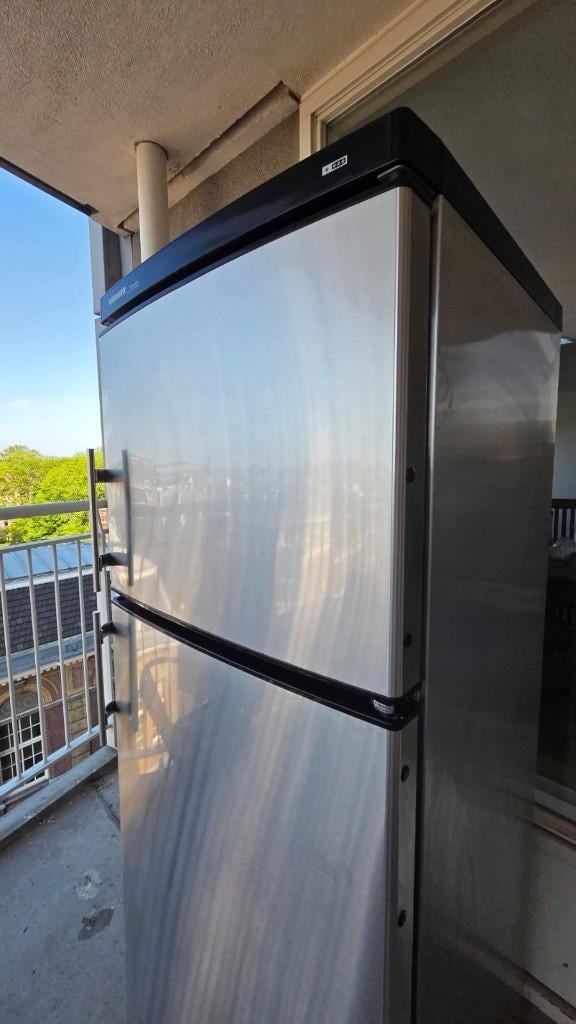 Liebherr Fridge and Freezer, Witgoed en Apparatuur, Koelkasten en IJskasten, Ophalen, 200 liter of meer, 160 cm of meer, Zo goed als nieuw