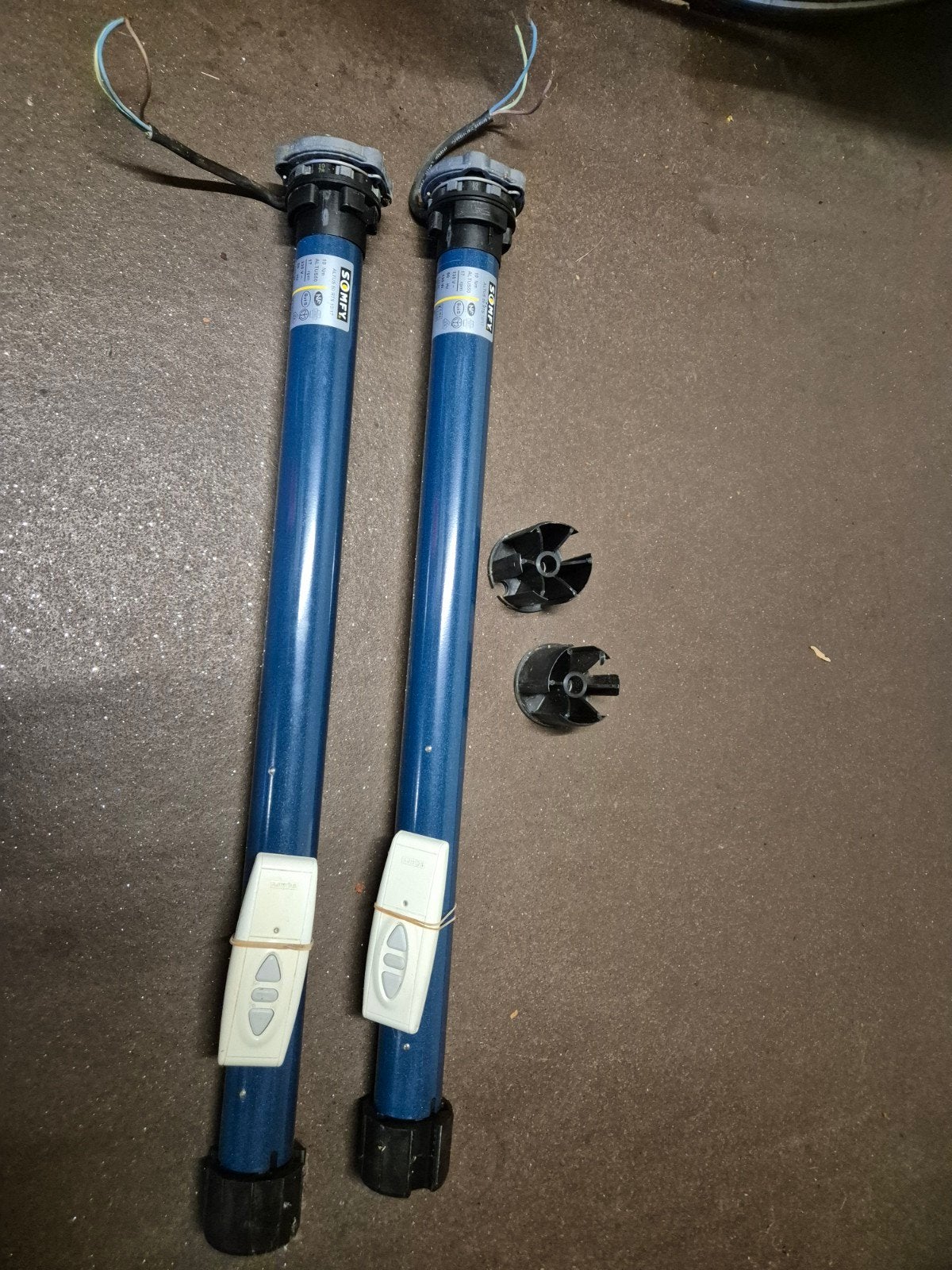 2x Somfy motor voor rolluik/zonwering, Gebruikt, Overige kleuren, Minder dan 100 cm, Ophalen of Verzenden