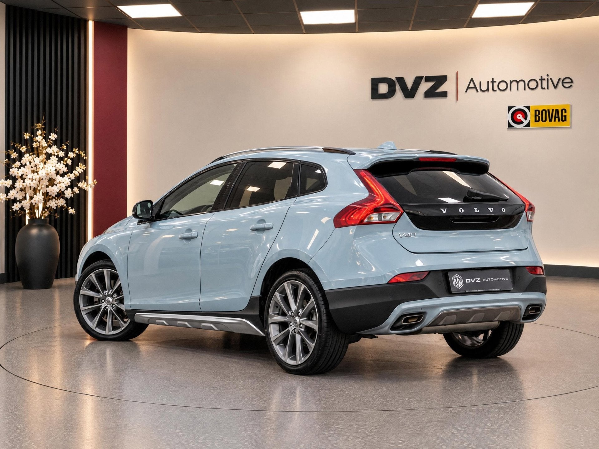 Volvo V40 Cross Country 1.5 T3 Aut. Momentum | Blis | 18" LM, Auto's, Dealer onderhouden, Stof, 4 cilinders, Met garantie (alle)