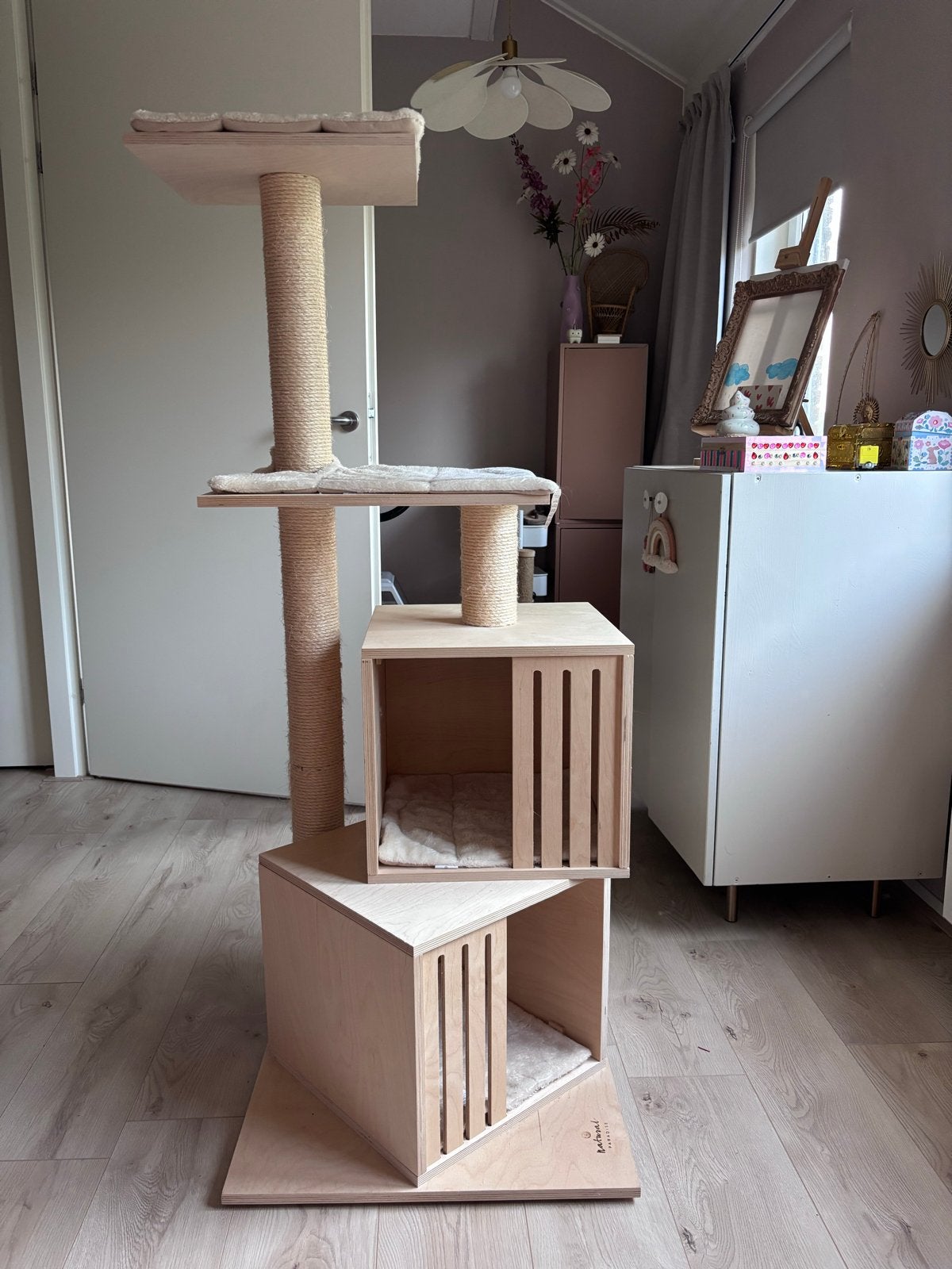 Mooi kattenmeubel/kattenkrabpaal, Ophalen, Gebruikt