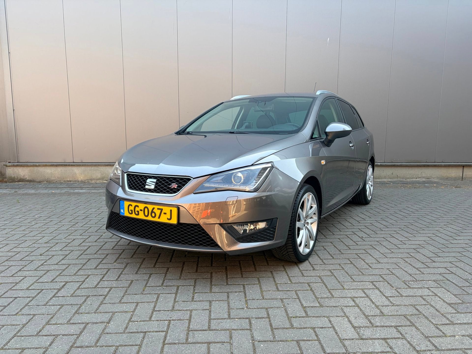 Seat Ibiza ST 1.2 TSI FR Dynamic | Xenon | 17 Inch | Clima, Auto's, Voorwielaandrijving, Euro 5, 86 pk, Zwart