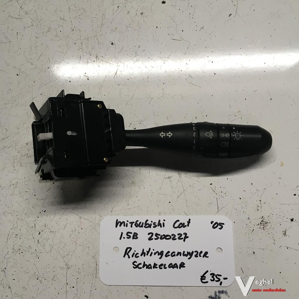 Mitsubishi Colt 1.5B   3drs  kleurcode: 01D 2005 2500227  Ri, Gebruikt, -, -, Ophalen of Verzenden
