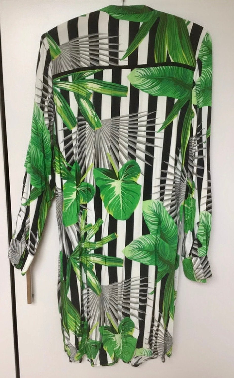 Zomerse jurk met tropische print en strepen XL, Kleding | Dames, Jurken, Maat 42/44 (L), Ophalen of Verzenden, Zo goed als nieuw