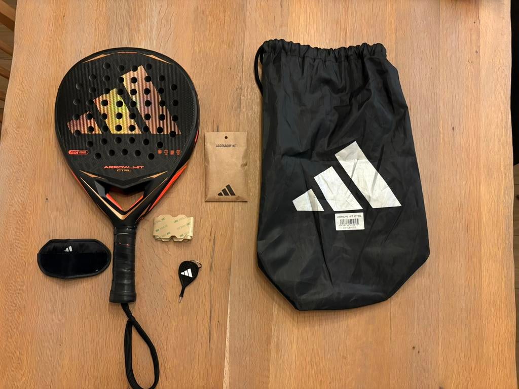 Adidas arrow hit ctrl 2026 met alle accessoires, Ophalen of Verzenden, Nieuw, Padelracket