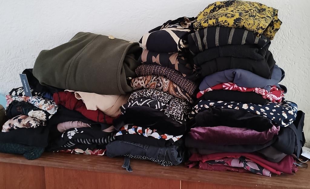 Kledingpakket 65 stuks dames grote maten XL XXL 44 EN 46, Ophalen, Zo goed als nieuw, Maat 46/48 (XL) of groter