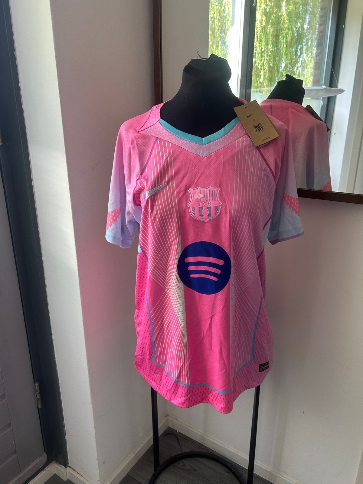 FC Barcelona shirt nieuw maat M, Kleding | Heren, Ophalen of Verzenden, Nieuw, Maat 48/50 (M), Roze