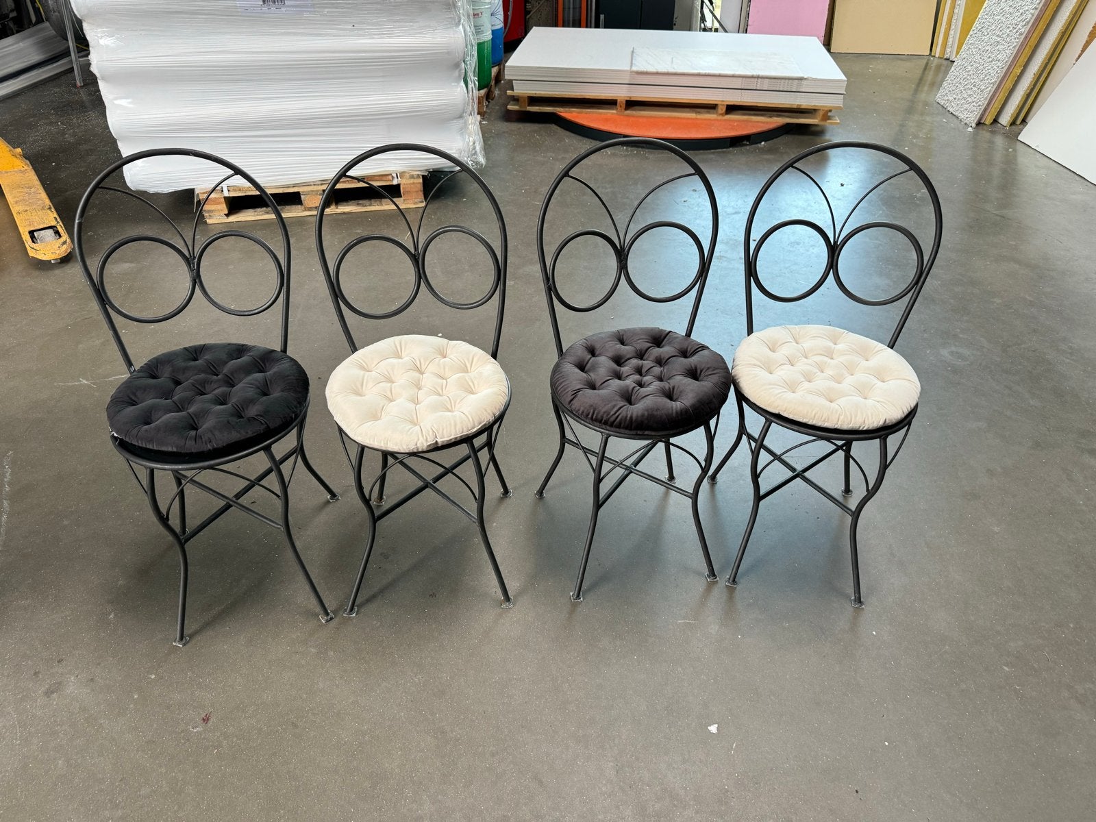 4 Franse Stijl Metalen Stoelen - Uithoorn, Ophalen, Frans, Zo goed als nieuw, Vier