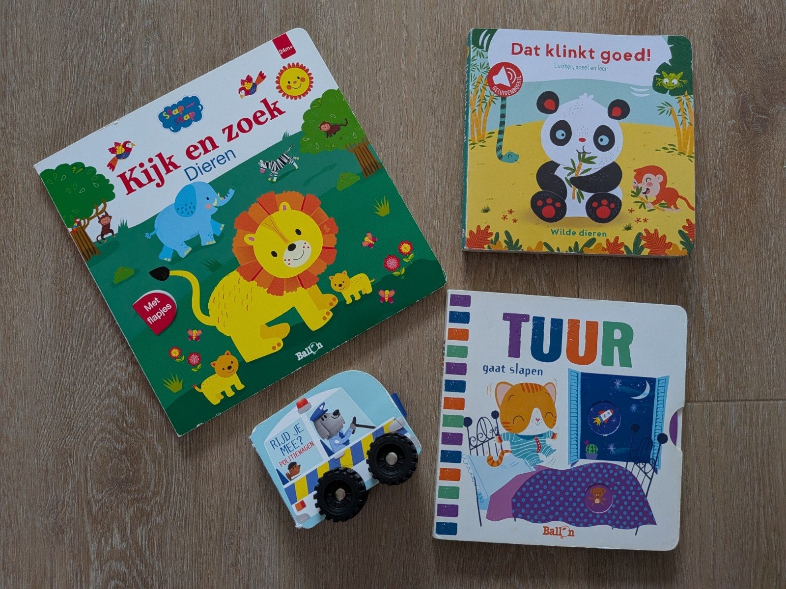 4 boekjes: kiekeboe, geluid en bedboekje, Ophalen of Verzenden, Zo goed als nieuw