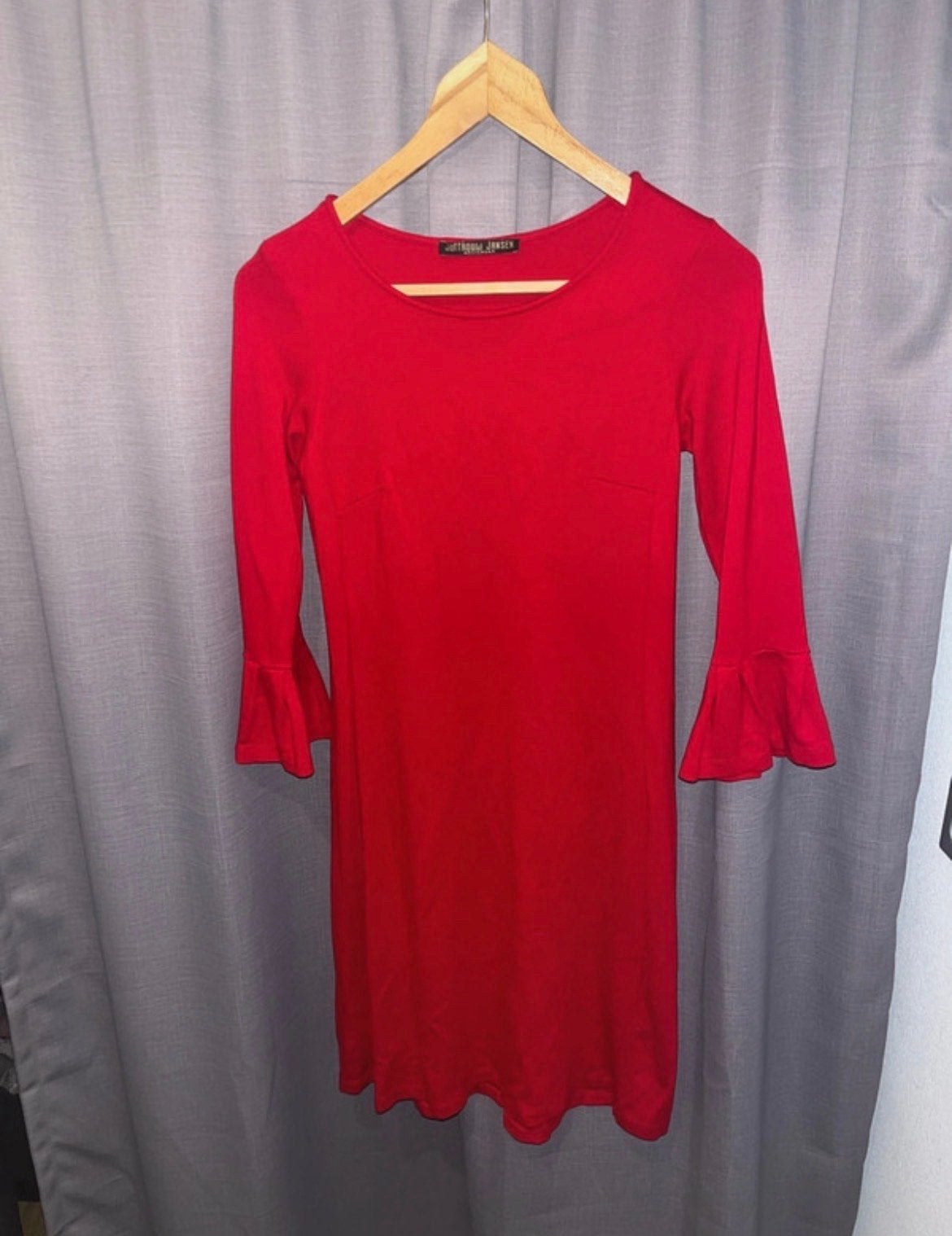 Rode jurk met trompetmouwen - Juffrouw Jansen, Ophalen of Verzenden, Zo goed als nieuw, Maat 34 (XS) of kleiner, Boven de knie