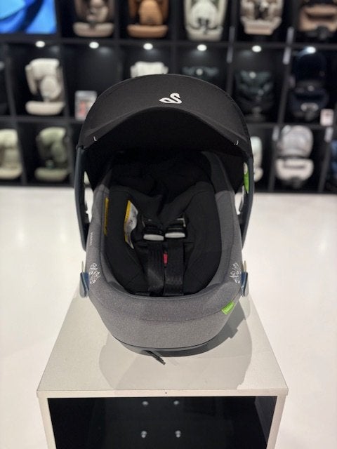 Swandoo Albert I-Size Autostoeltje Sesame Grey, Kinderen en Baby's, Autostoeltjes, Autogordel, Verstelbare rugleuning, Zo goed als nieuw