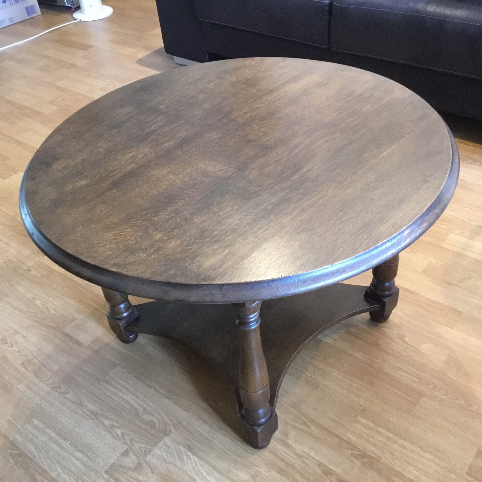 Oud donker eiken rond salontafeltje, Ophalen, Gebruikt, Rond