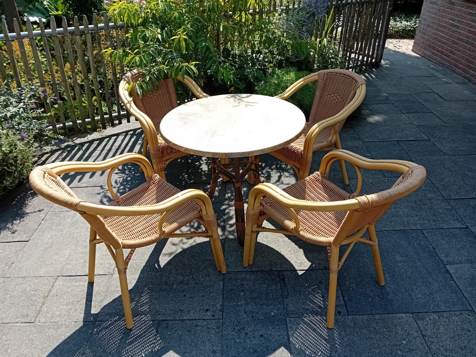 4 Horeca Terrasstoelen met Ronde Tafel - Rotan Look, 4 zitplaatsen, Gebruikt, Rotan, Ophalen of Verzenden