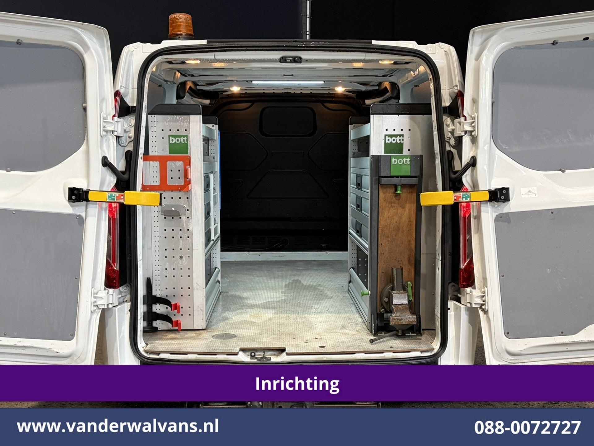 Ford Transit Custom 2.0 TDCI 130pk L2H1 inrichting Euro6 Air, Voorwielaandrijving, Dealer onderhouden, 4 cilinders, 1991 kg