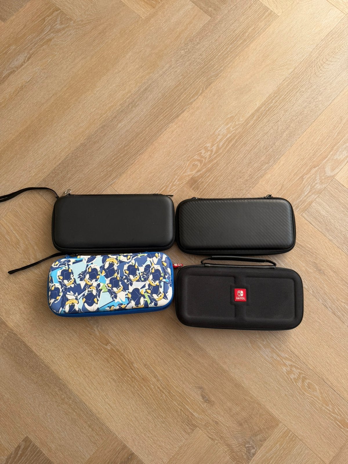 Nintendo switch meeneemhoezen / travel case, Spelcomputers en Games, Spelcomputers | Nintendo Consoles | Accessoires, Ophalen of Verzenden