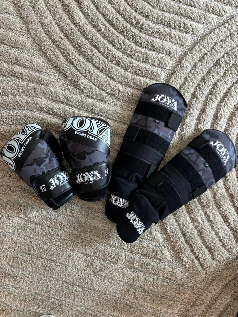 Joya (kick)boks set, Ophalen, Zo goed als nieuw, Bokshandschoenen