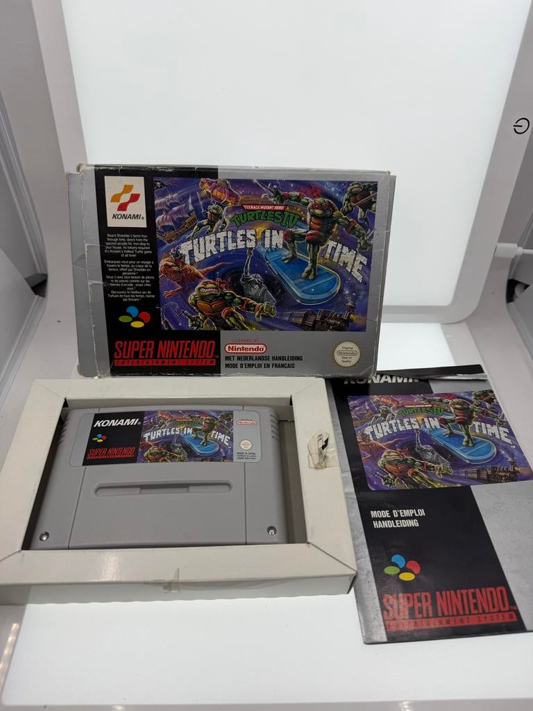 Teenage Mutant Ninja Turtles IV: Turtles in Time SNES CIB, Avontuur en Actie, Gebruikt, 2 spelers, Eén computer