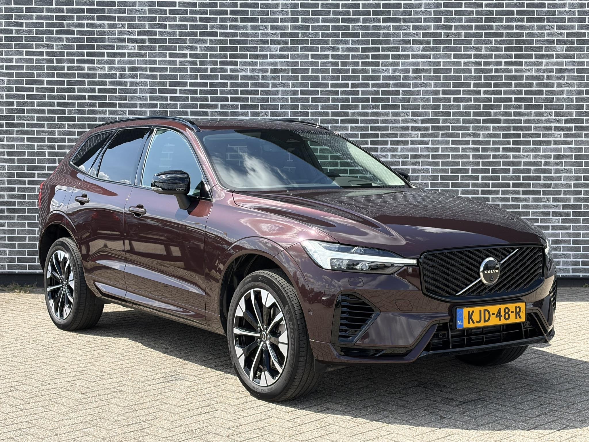 Volvo XC60 2.0 T6 Plug-in Hybrid AWD Ultra Dark | PHEV | Tre, Gebruikt, Euro 6, 4 cilinders, 180 min